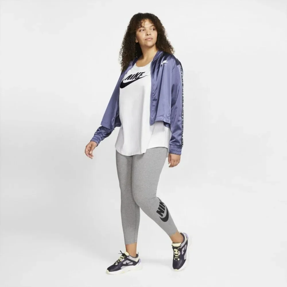 Nike nwt curvy